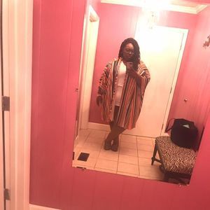 Meet your Posher, Tia